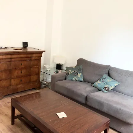 Palais St Lambert Centre Apartment